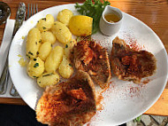 Leopold Fischheuriger food