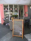 Nikis . Cafe Bistro Bar outside