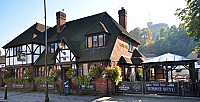 The Royal Oak outside