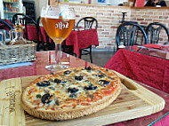 L'Alessandro Pizzeria food