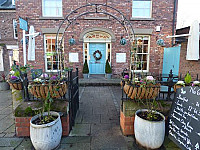 No 6 The Tea Room At Tarporley outside