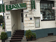 Pizzaria Etna outside