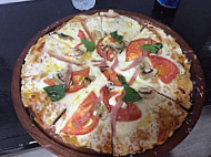 Pizza Negra Felix Burriel food