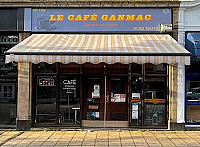 Le Cafe Ganmac outside