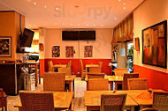Vis a Vis Tapas-Bar-Restaurant inside