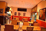 Vis a Vis Tapas-Bar-Restaurant inside