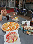 Pizzeria La Fontana Blu food