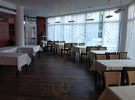 Sohar's Koscher-Restaurant inside