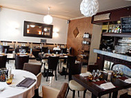 Le C. Henri & Michel food