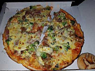 Sabri `s Pizza food
