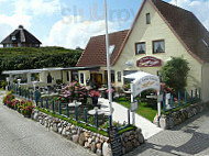 Cafe Und Restaurant Sonniger Suden outside