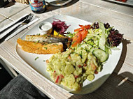 Altuna Fisch & Cigköfte food