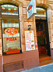 Pizzeria Da Massimo outside