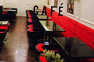 Aki Café inside