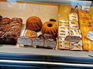 Café Und Bäckerei Müller food