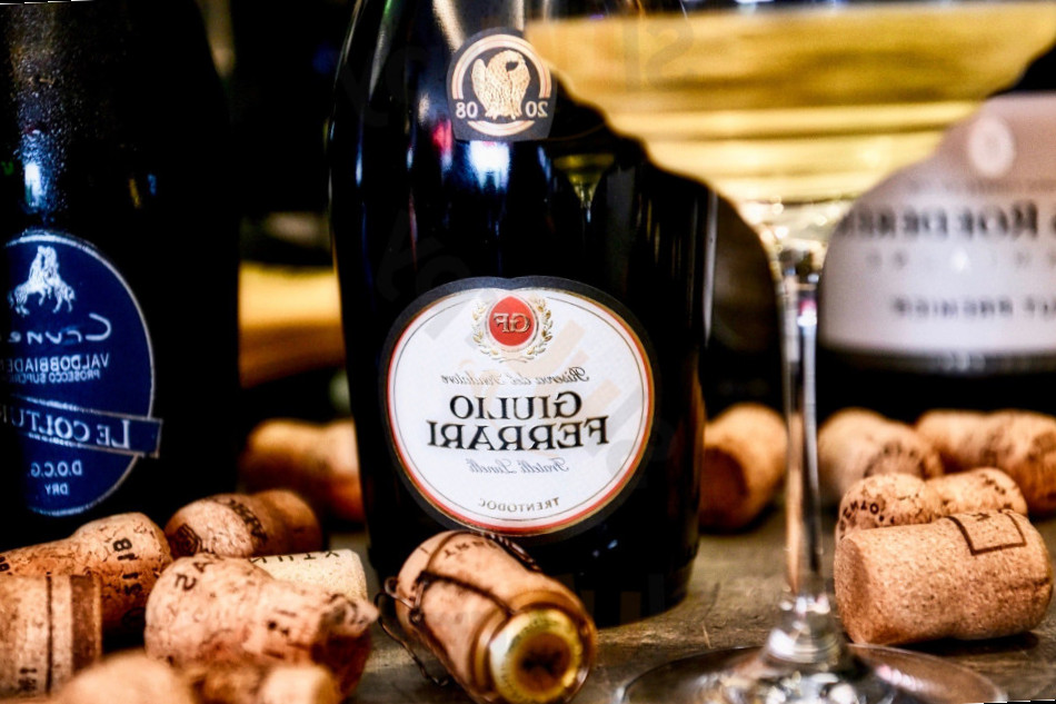 Lounge 1 The Place To Be