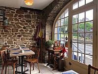 Creperie Des Remparts inside