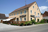 Landhotel Gasthof Huber outside