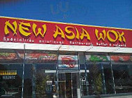 New Asia Wok outside