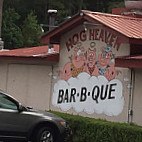 Hog Heaven outside