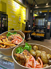 Maison Poulet Frites food