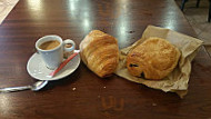 Café De La Poste food