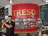 Cafe Und Tresor menu