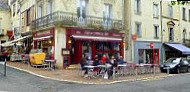 Cafe de l'Hotel de Ville outside