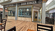 Gash Burger inside