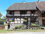 La Vieille Ferme outside