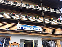 Hotel-Restaurant Alpenblick outside