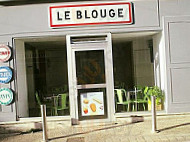 Le Blouge outside