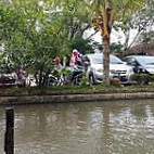 Rumah Makan Nasi Liwet Ikan Bakar Teh Sari outside