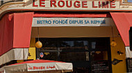 Le Rouge outside