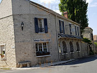 Auberge d'Auvers Galant outside