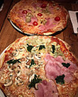 Die Pizzeria food