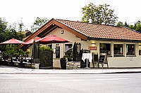 Rosso Bistro Cafe und Vinotek outside