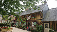 L'auberge Du Prieuré inside