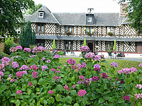 Le Relais Des Fauveries outside