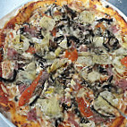 Pizzeria La Fuente food