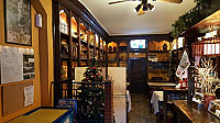 La Estanteria inside