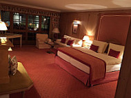 Hotel Saltzburgerhof inside