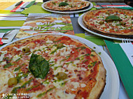 Mia Pizza Montigny outside