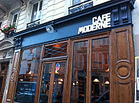 Café Moderne outside