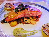 201 Seafood Lounge food