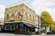 The Stonemason's Arms outside