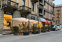 Il Fornaio Caffe E Bakery outside
