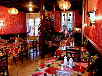 L'Oriental inside