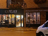 L' Atelier outside