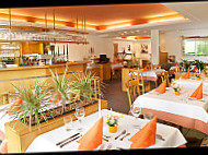 Restaurant & Cafe Knobloch food
